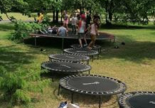 trampoliny